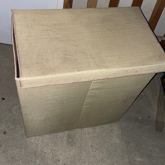 Hamper - Picture 1 of 4